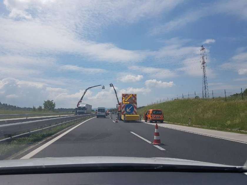 POZOR! Prometna nesreča pri počivališču Starine
