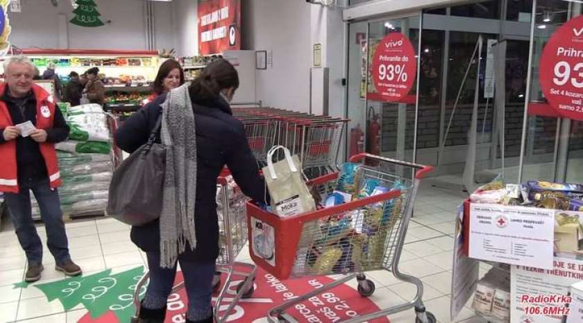 Rdeči križ bo zbiral hrano v Mercatorju Bršljin
