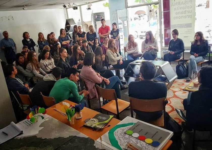 FOTO: Urbanka začasno zapira svoja vrata