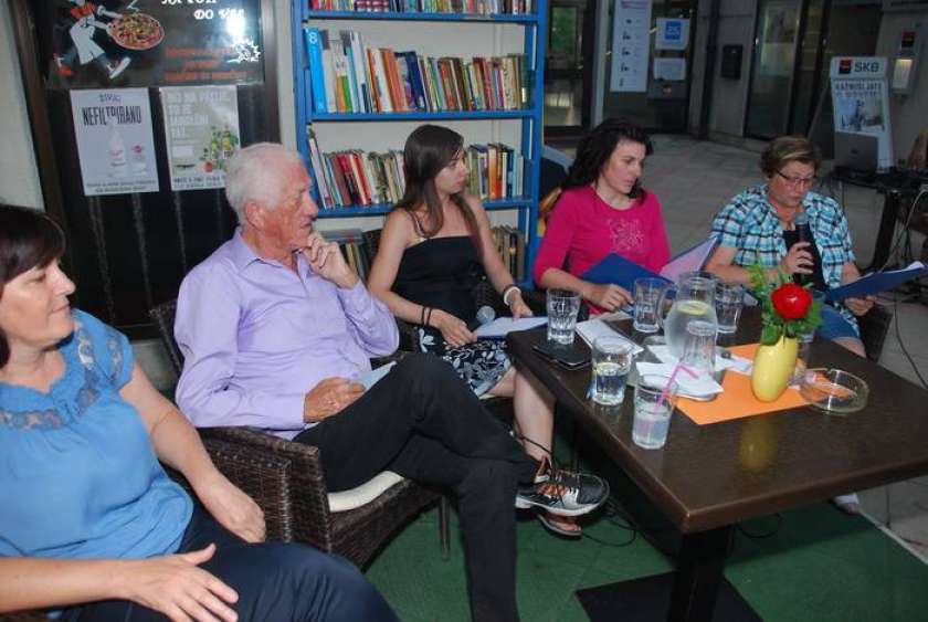 FOTO: S pesnico na sladoled