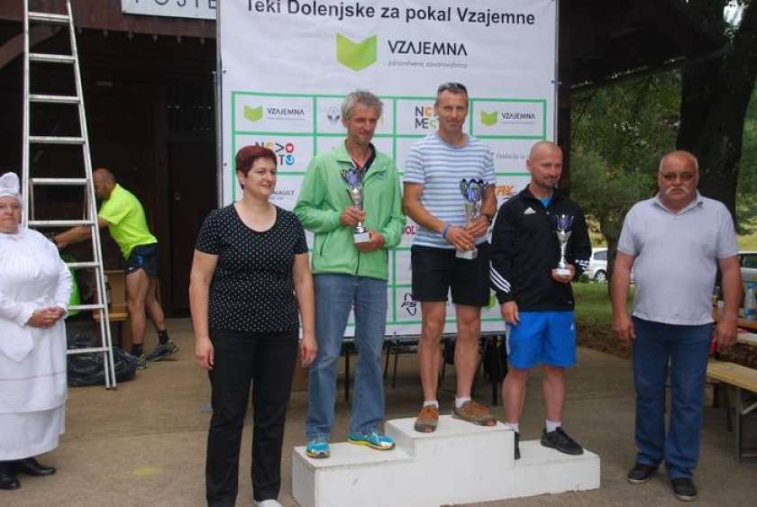 FOTO: Tek po učni kraški poti