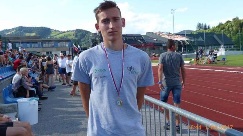 FOTO: Atletski klub Krka s številnimi državnimi prvaki