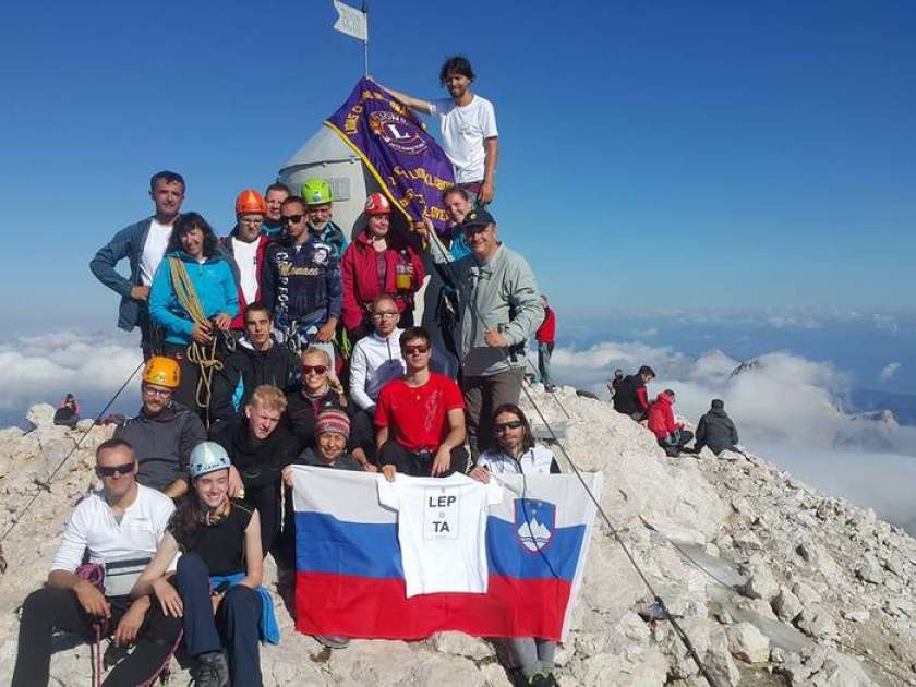 Avdio: Skupina mladih slepih in slabovidnih osvojila Triglav