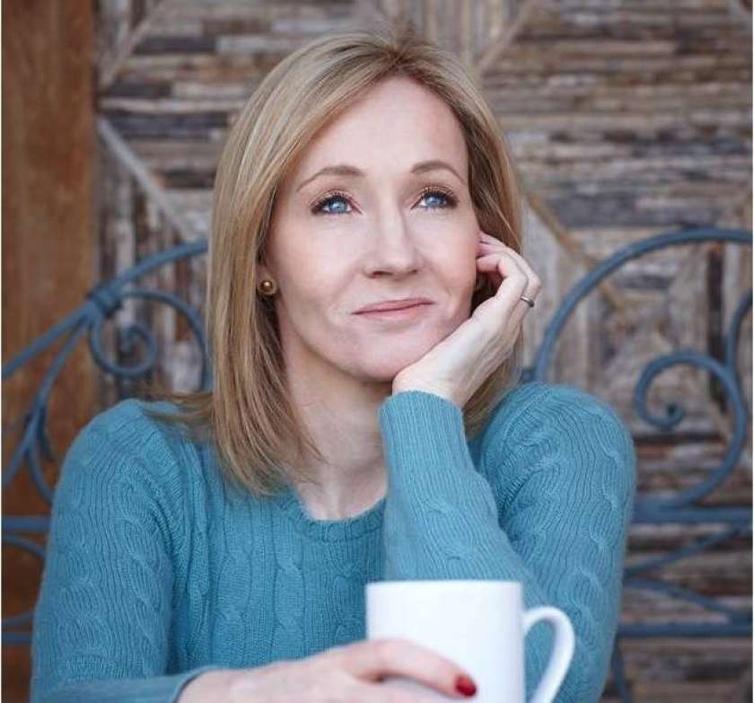 J. K. Rowling na obleko napisala skrivnostno zgodbo 