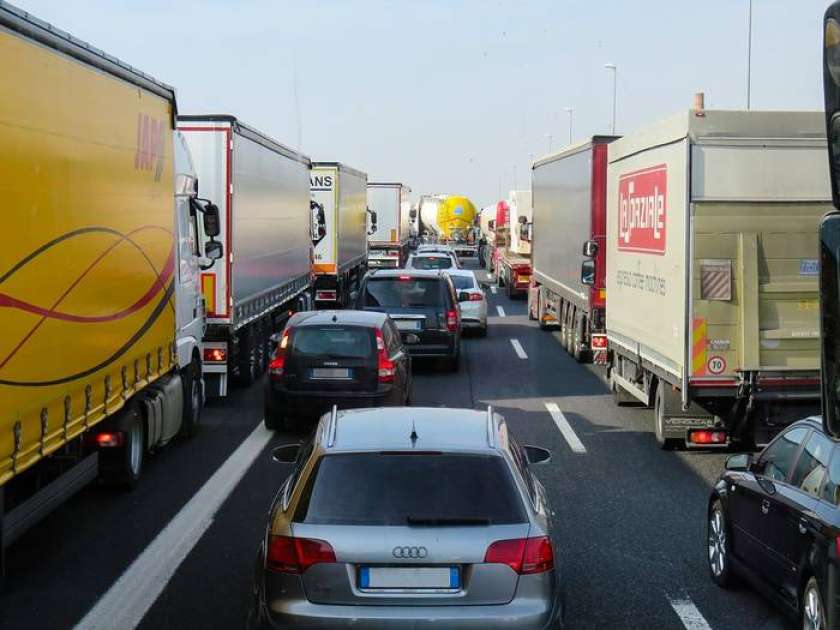 Gneča na srbsko-madžarskem mejnem prehodu zahtevala žrtev