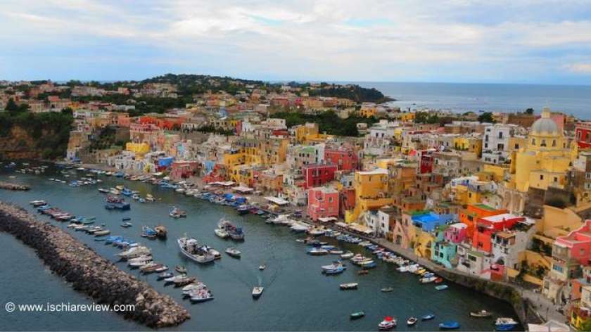 VIDEO: Potres na italijanskem otoku Ischia zahteval žrtve 