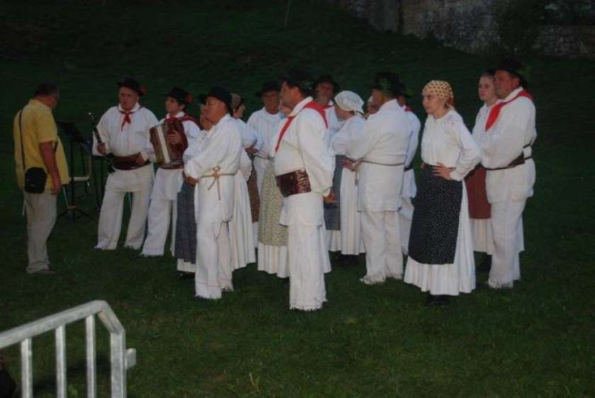 FOTO: Začela se je 23. Semiška ohcet