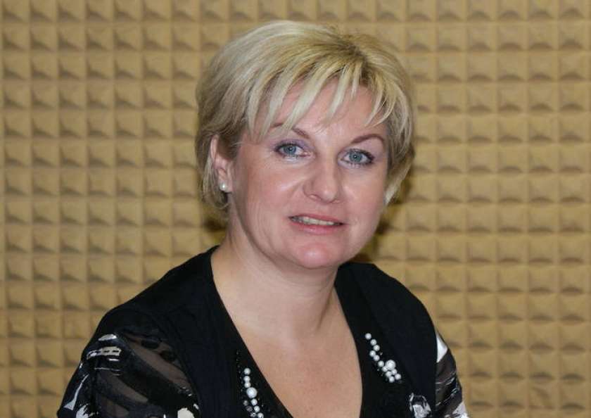 Mojca Špec Potočar ni več v.d.