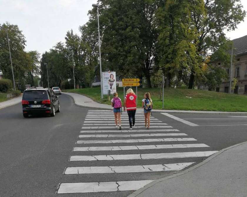 Prostovoljci RK Metlika za varno pot v šolo