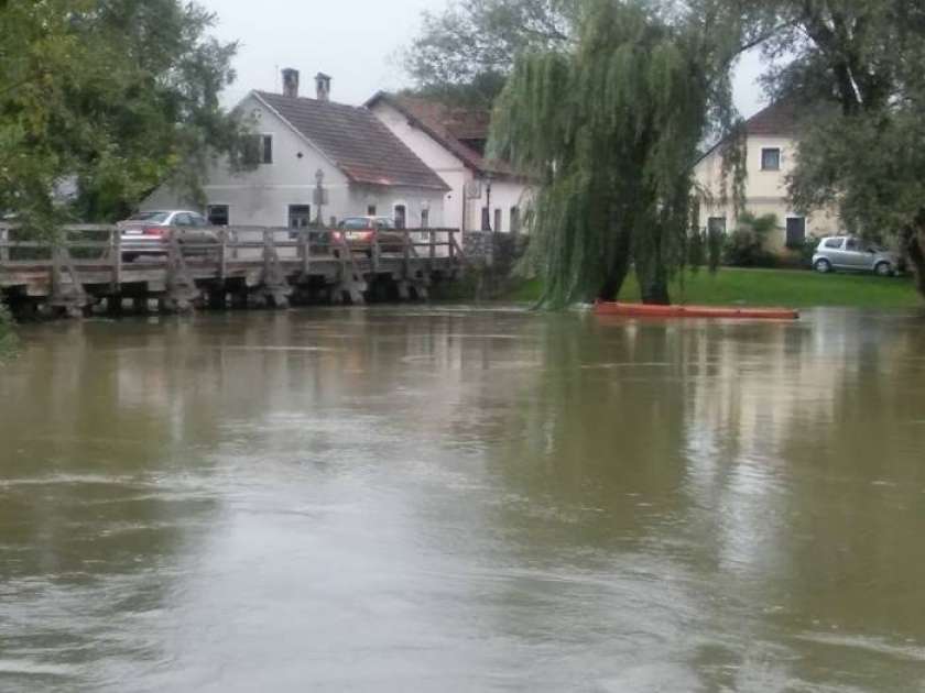 AVDIO: Krka ob enih - Reke bodo naraščale in poplavljale