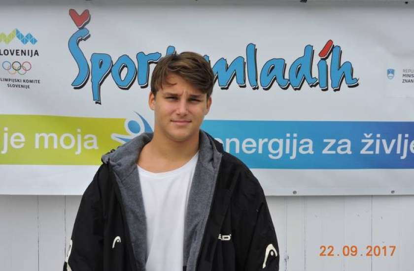 Maj do 19.mesta na DP v plavanju za OŠ