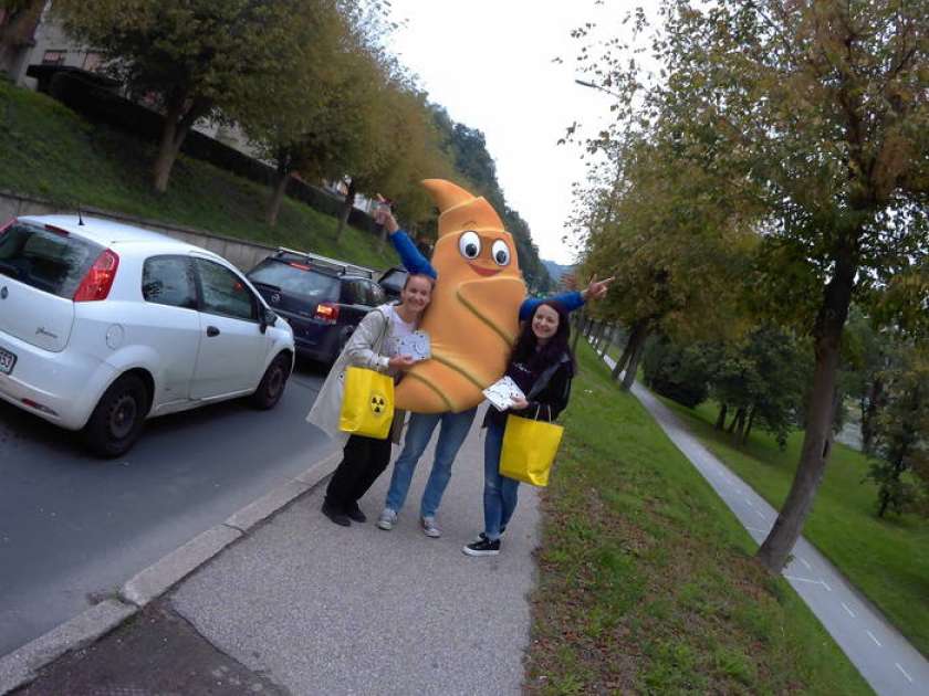 FOTO: Klub posavskih študentov polepšal dan voznikom