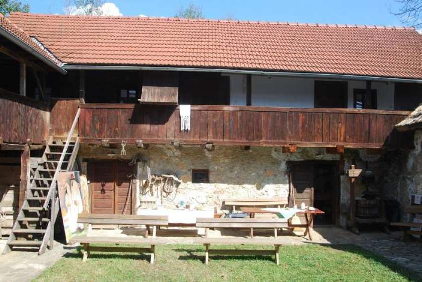 FOTO: Jesenska zgodba v Šokčevem dvoru