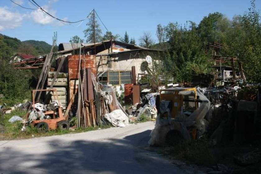 Krški svetniki za odstranitev nakopičene plastike v Stolovniku 