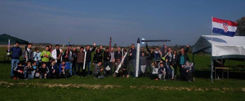 FOTO: Rekordna višina amaterske rakete Novo mesto