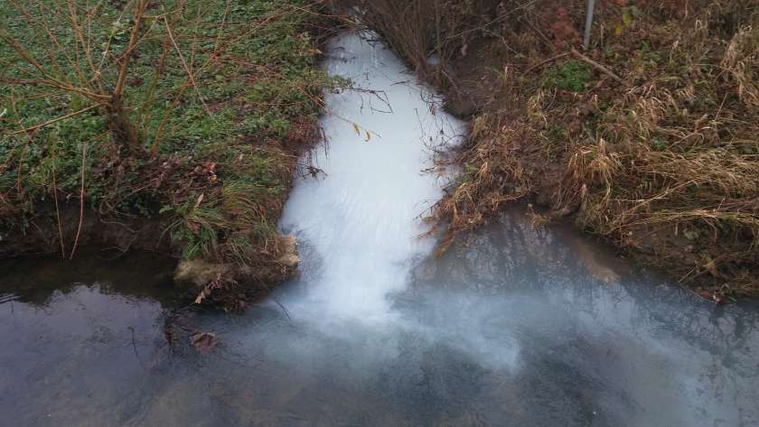 Zakaj je onesnažen potok Bikovec?