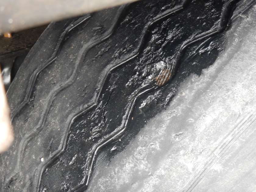 FOTO: Izrabljene pnevmatike le eden od "grehov" Bolgara
