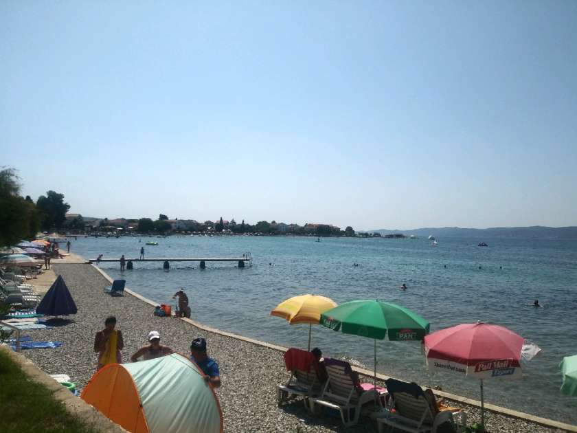 FOTO: Na hrvaški obali rdeči alarm zaradi visokih temperatur