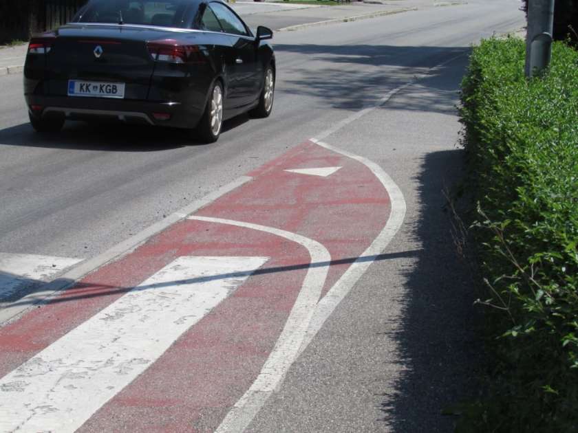 FOTO: Nevarna kolesarska infrastruktura v Brežicah
