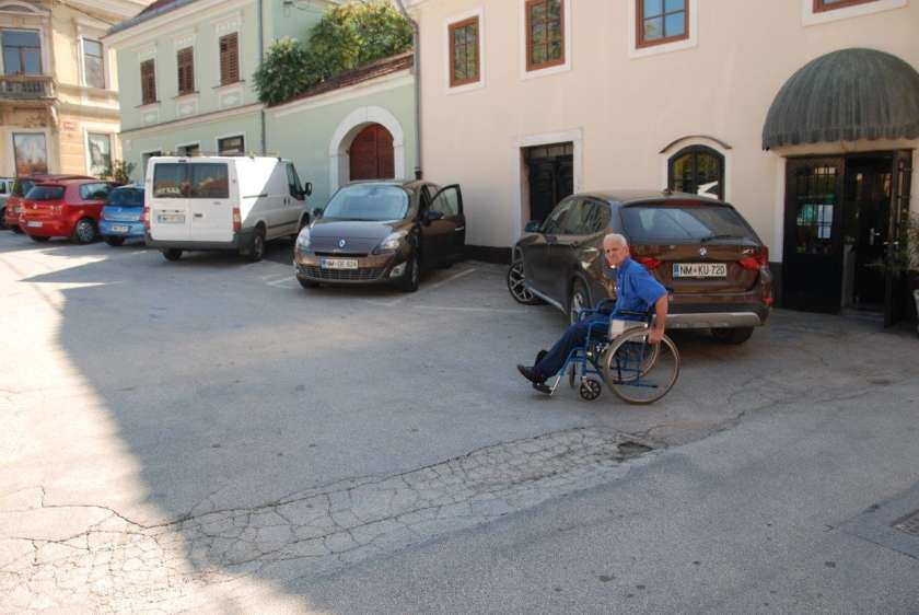 Za boljšo mobilnost ljudi z oviranostmi
