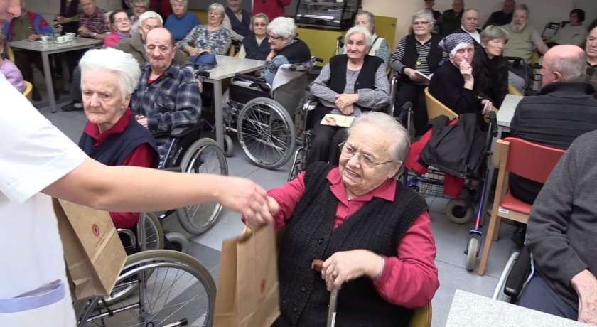 VIDEO&FOTO: Tombola za starejše občane