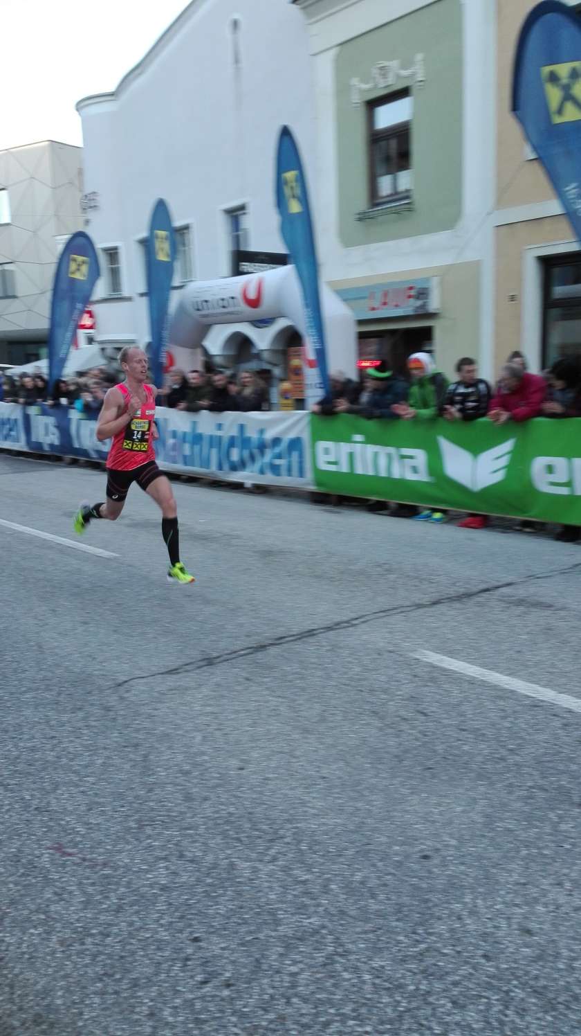 Mitja Krevs zmagal na polmaratonu na Dunaju