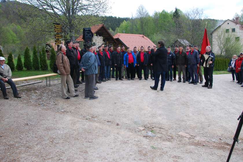 FOTO: Obletnica ustanovitve partizanskega pevskega zbora