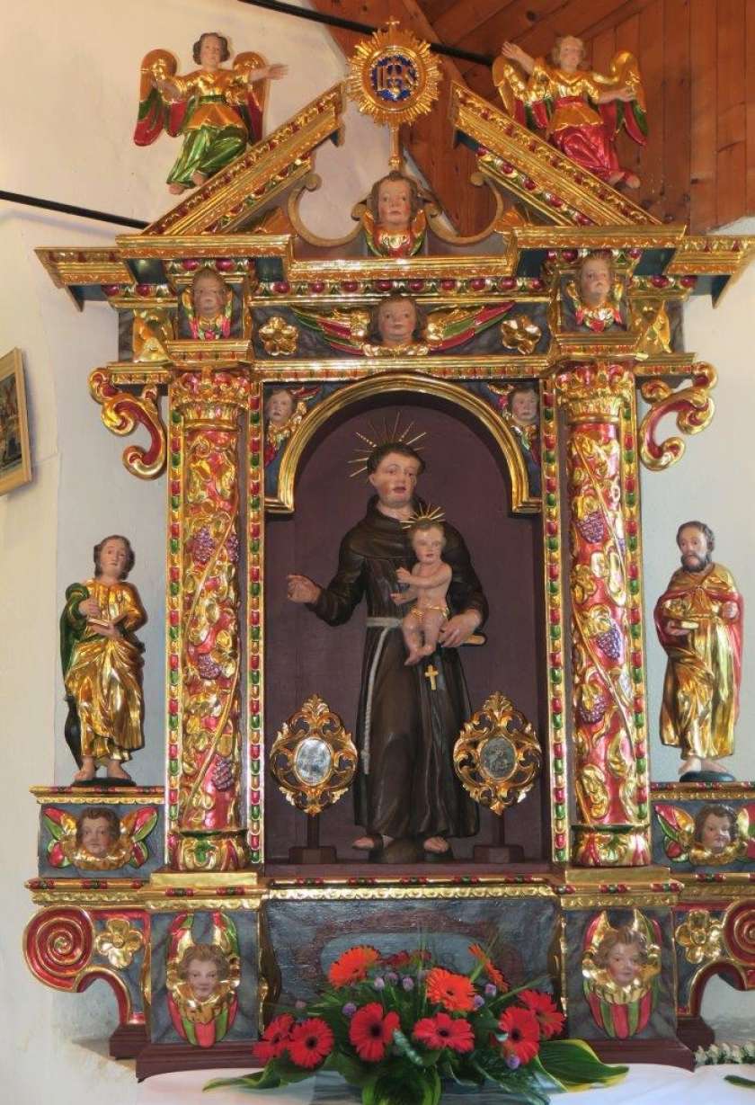FOTO: Blagoslovili so obnovljen oltar sv. Antona Padovanskega