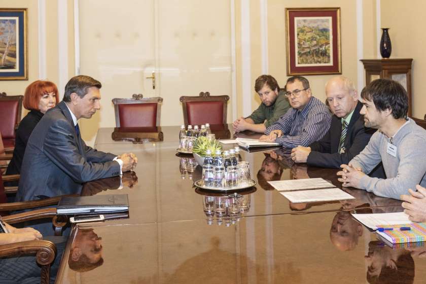 Predsednik Pahor sprejel civilno iniciativo za reševanje romske problematike