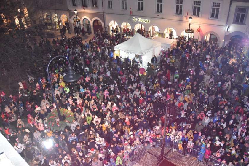 VIDEO&FOTO: Prihod sv. Miklavža in slavnostni prižig lučk