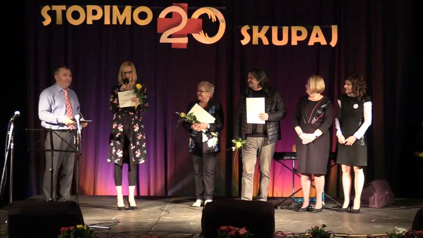 VIDEO&FOTO: Slovesno ob 20. obletnici dobrodelne akcije in koncerta Stopimo skupaj