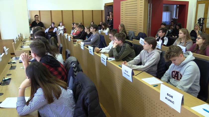 VIDEO&FOTO: Mladi parlamentarci o poklicni prihodnosti