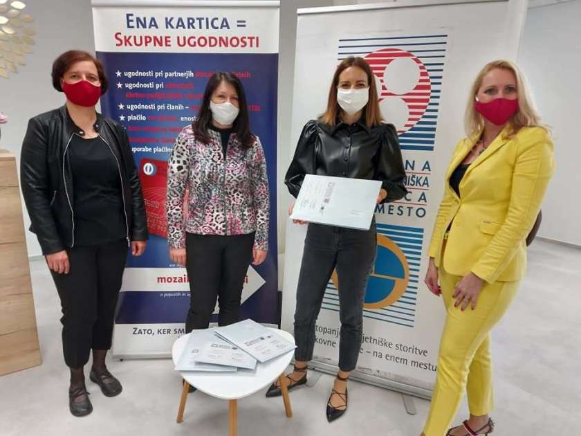 FOTO: Območna obrtno-podjetniška zbornica Novo mesto bo izročila zaščitne maske