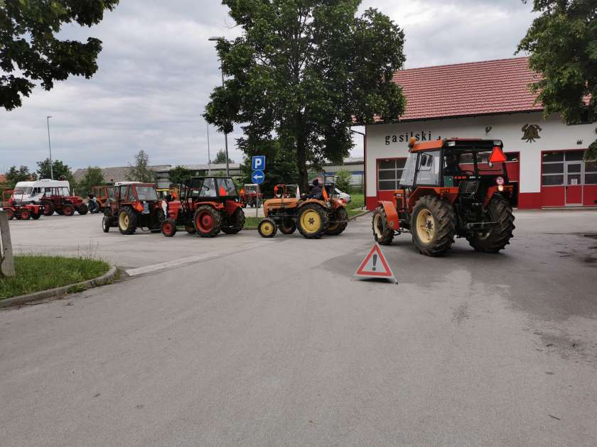 FOTO: Registrirali so traktorje