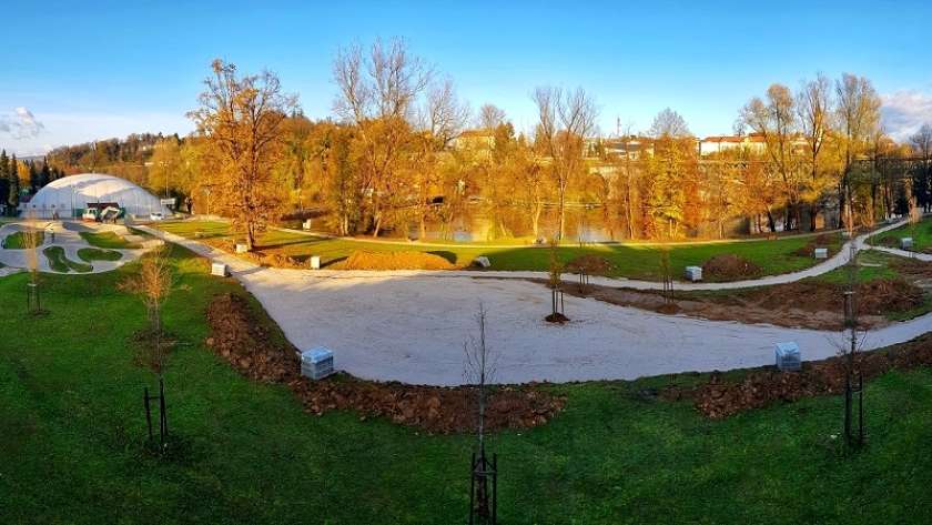 AVDIO: Krka ob enih – Novo mesto dobiva nove parkovne površine