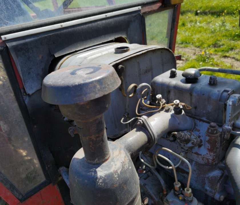 Iz traktorjev ukradli nafto, iz hiše električne vodnike