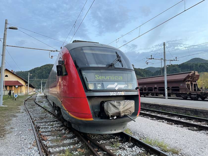 Krka ob enih –  V Sevnici bodo modernizirali železniško postajo