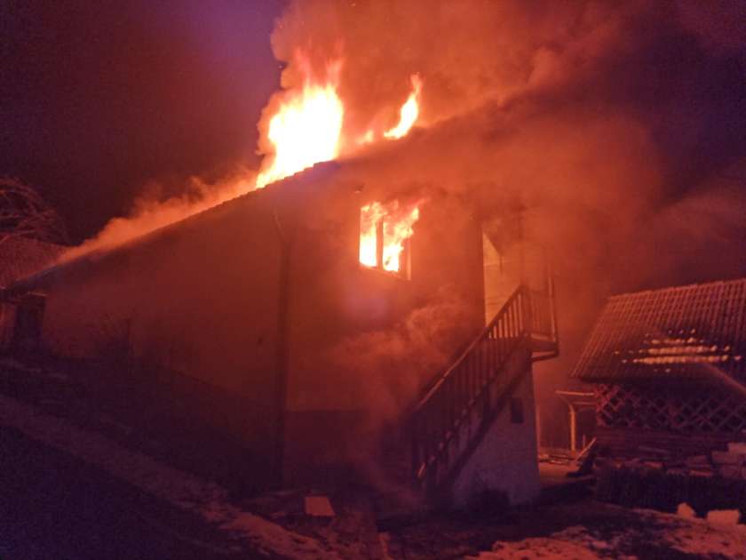 FOTO: Tragičen požar v Šmiklavžu