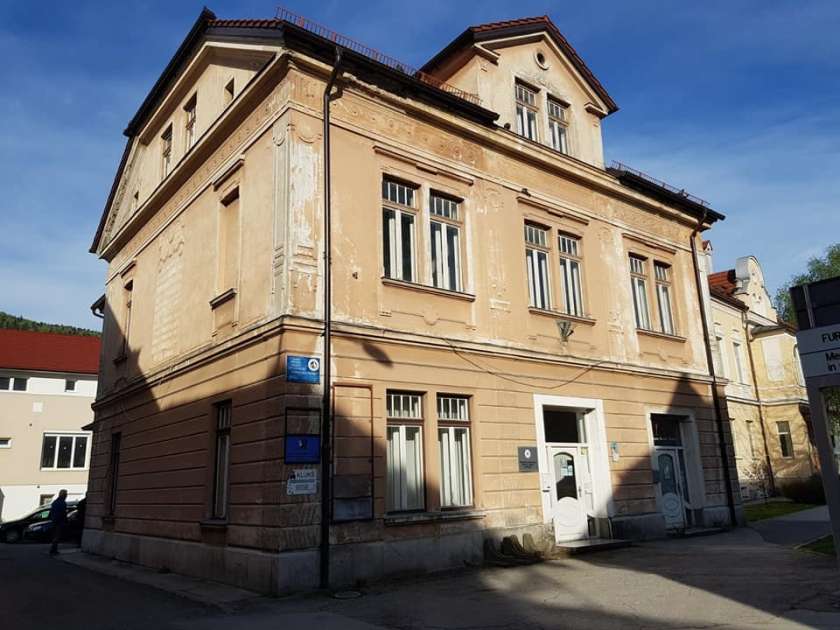 V Kočevju začenjajo prenovo stavbe s prostori za geodetsko upravo in center za socialno delo