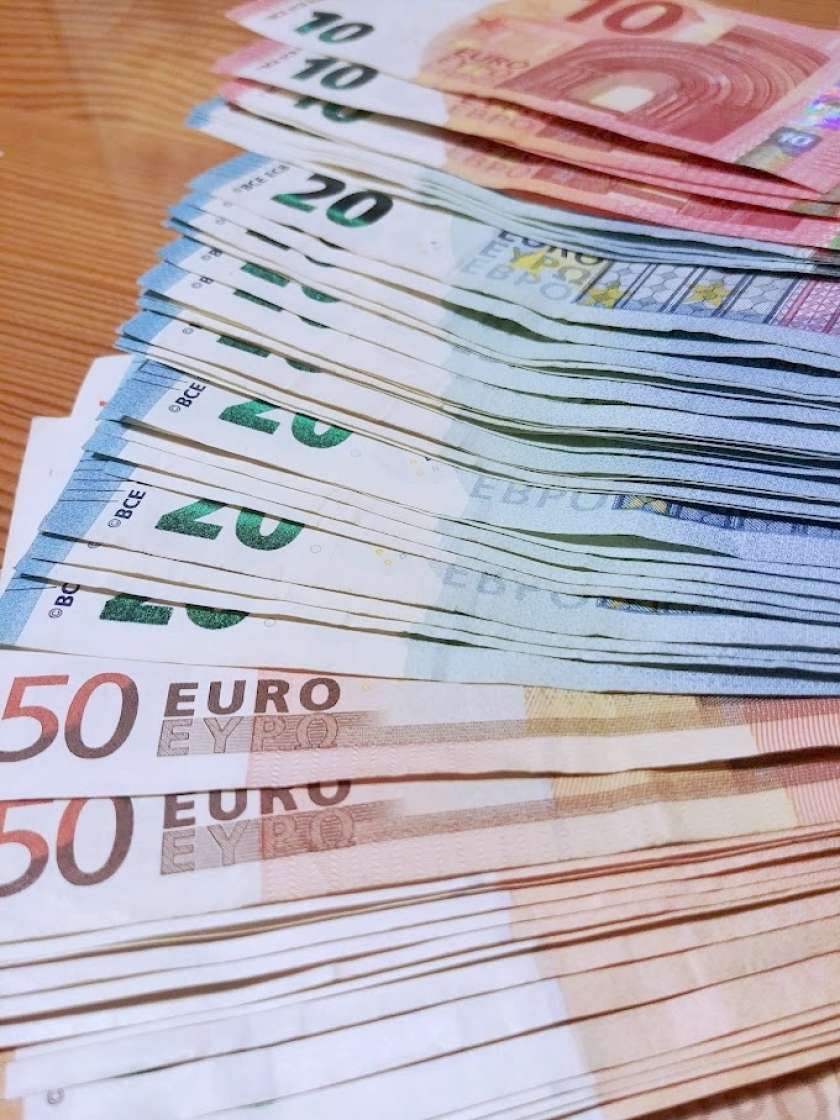 Družbe jugovzhodne Slovenije lani prihodke povečale na več kot sedem milijard evrov
