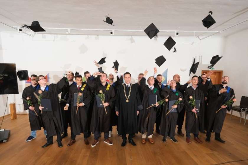 Diplomantom podelili diplome