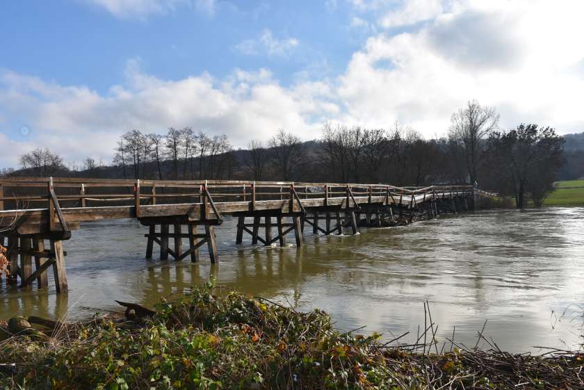 Krka ob enih: Župan napovedal gradnjo novega mostu preko Krke