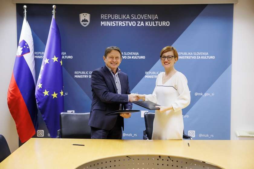 Podpisali pogodbo za sofinanciranje gradu Črnomelj in mestnega jedra