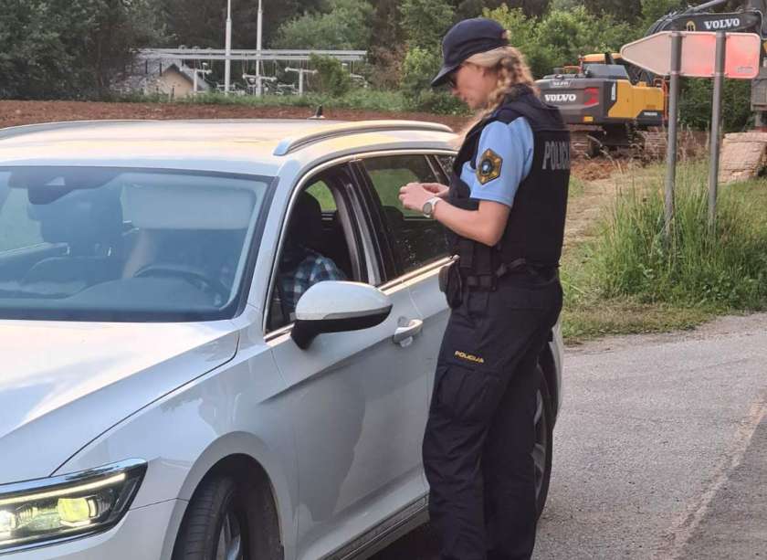 Pobegla povzročiteljica nesreče pod vplivom alkohola