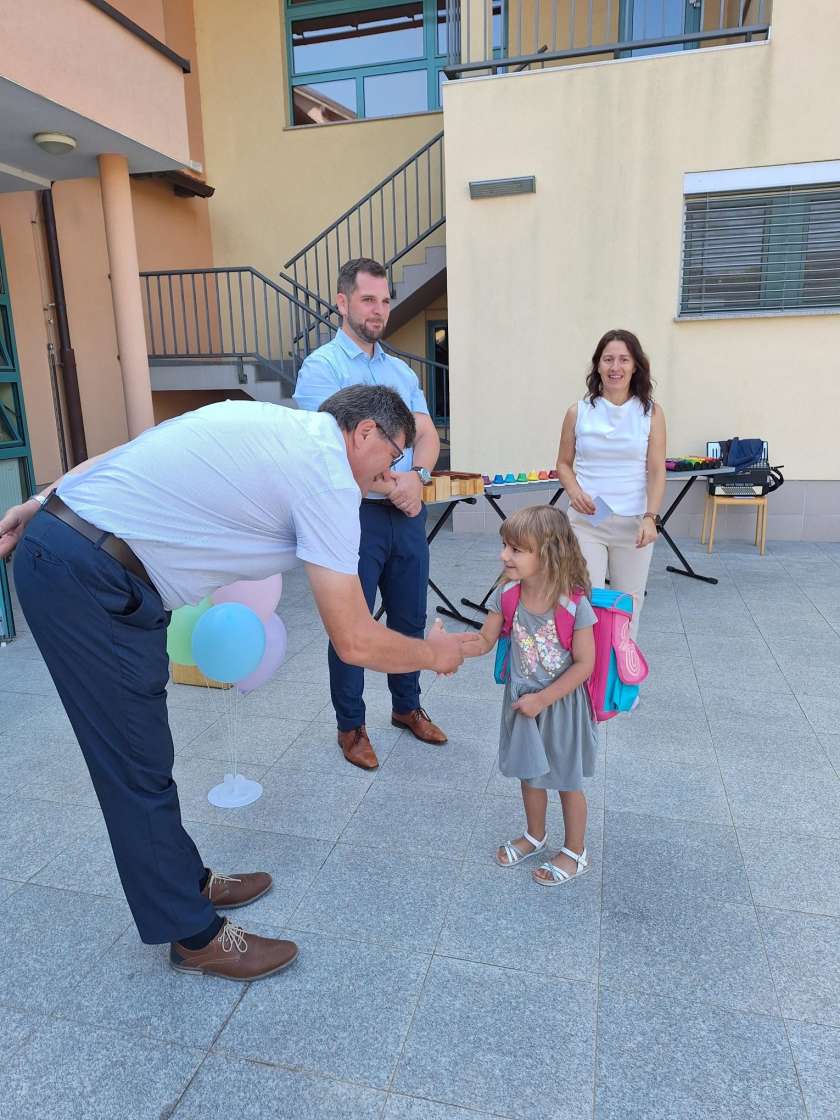 Župan 1. šolski dan preživel s prvošolci na Bizeljskem in Veliki Dolini