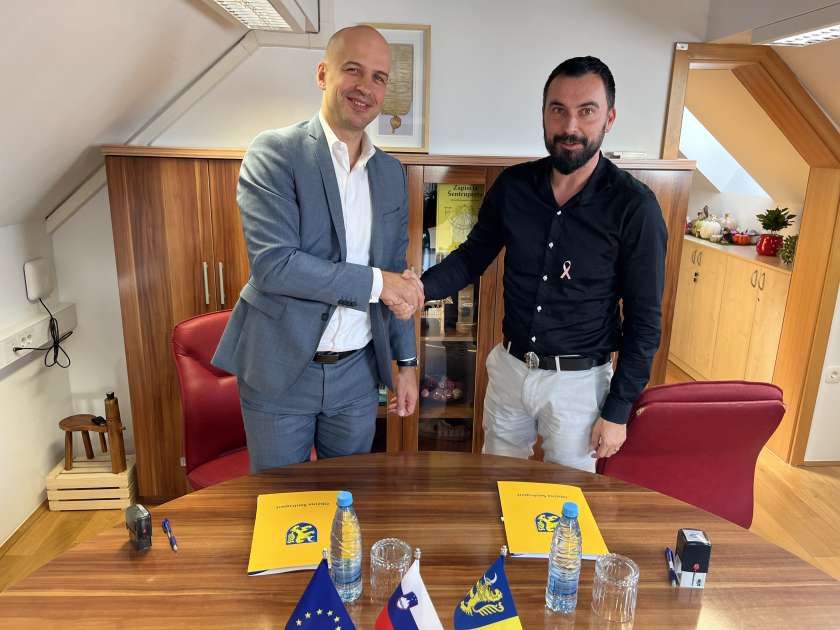 Podpisali pogodbo za vzdrževanje občinskih javnih cest