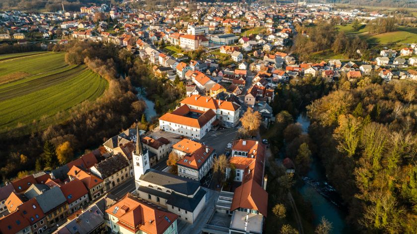 Občinski svet Občine Črnomelj potrdil rebalans proračuna in obravnaval plovbni režim na rekah