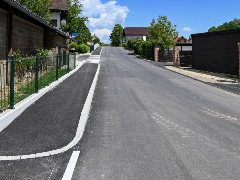 Na Senušah namenu predali urejene pločnike
