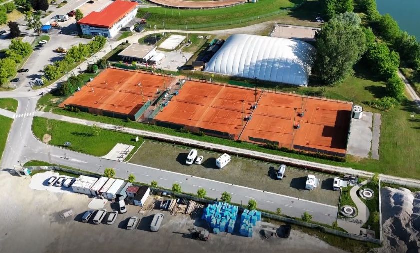 Mestna občina Krško za obnovo teniških igrišč uspešna na dveh razpisih
