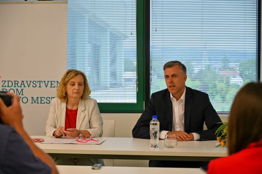 Za novomeške otroke je kljub kadrovskim težavam ustrezno poskrbljeno, potrebne so sistemske spremembe na državni ravni, politikantstvo je nevarno in škodljivo